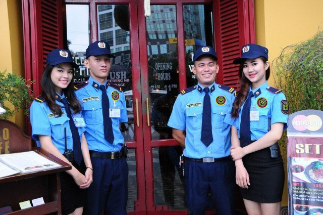 Bảo vệ tòa nhà của công ty tnhh dịch vụ bẻo vệ Thủ Đô